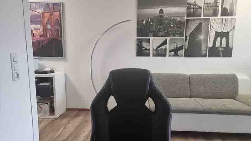 Hintergrund von Khaled Arabi Katbi