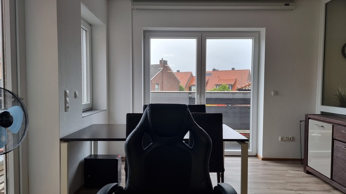 Hintergrund von Ottokar Gyhra